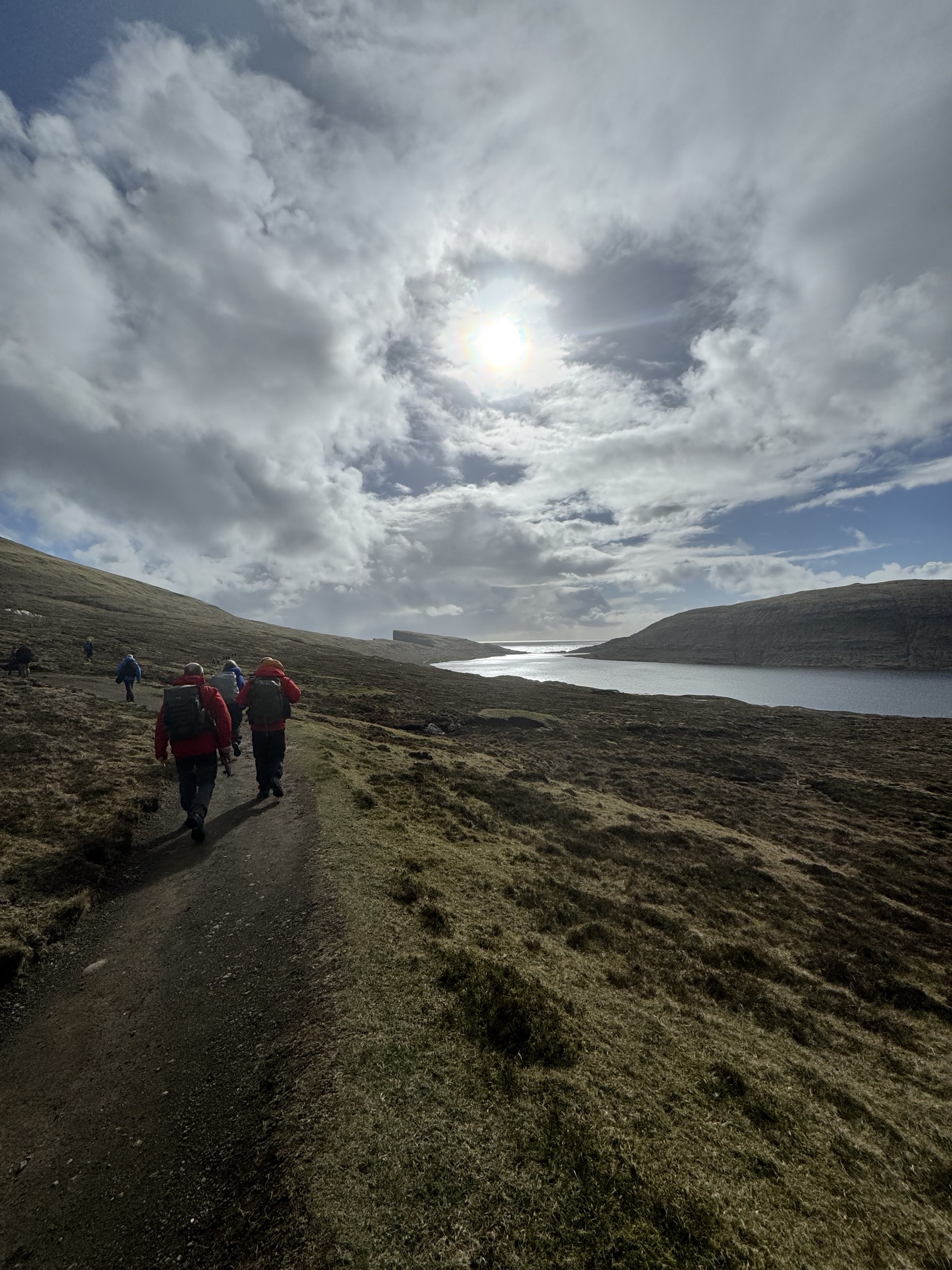 Hike along Lake Leitisvatn