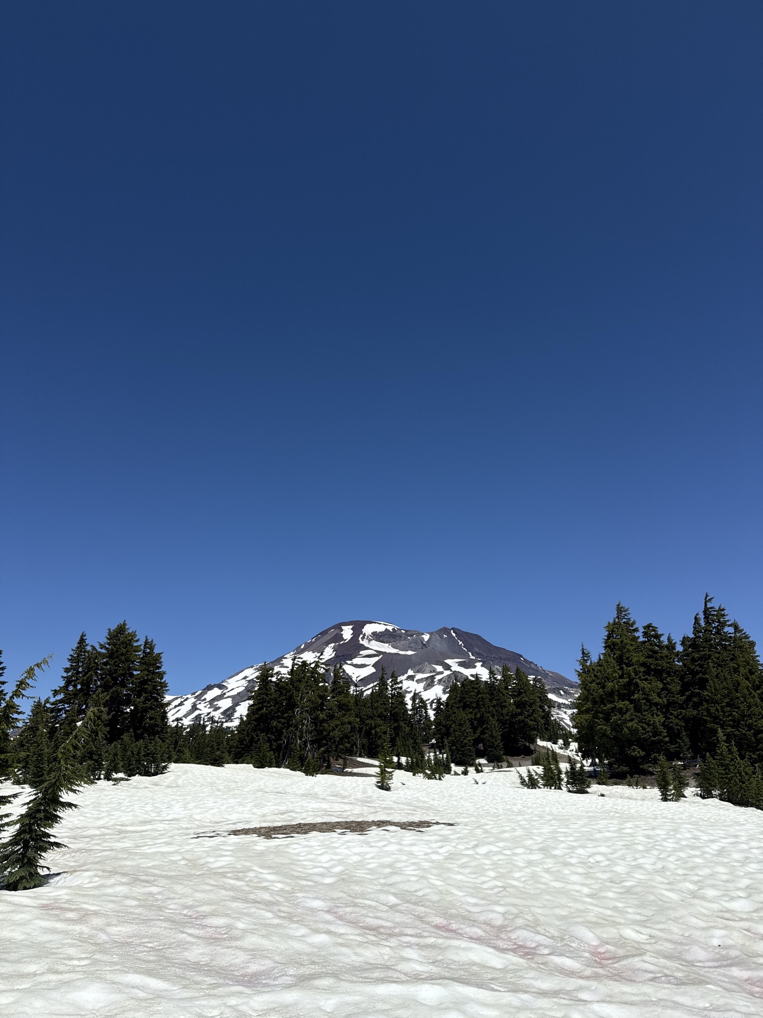 Hike to Moraine Lake Beneath South Sister