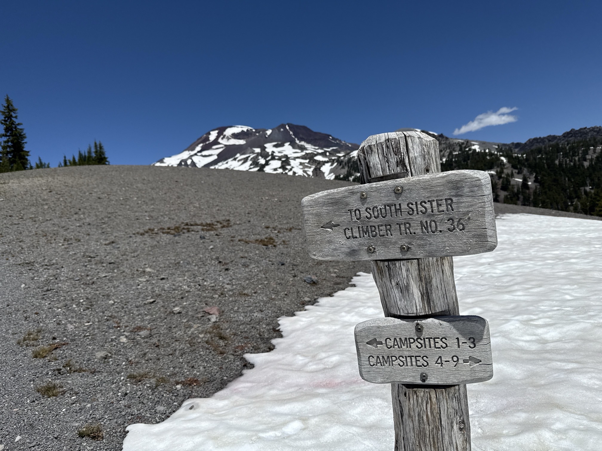 Hike to Moraine Lake Beneath South Sister