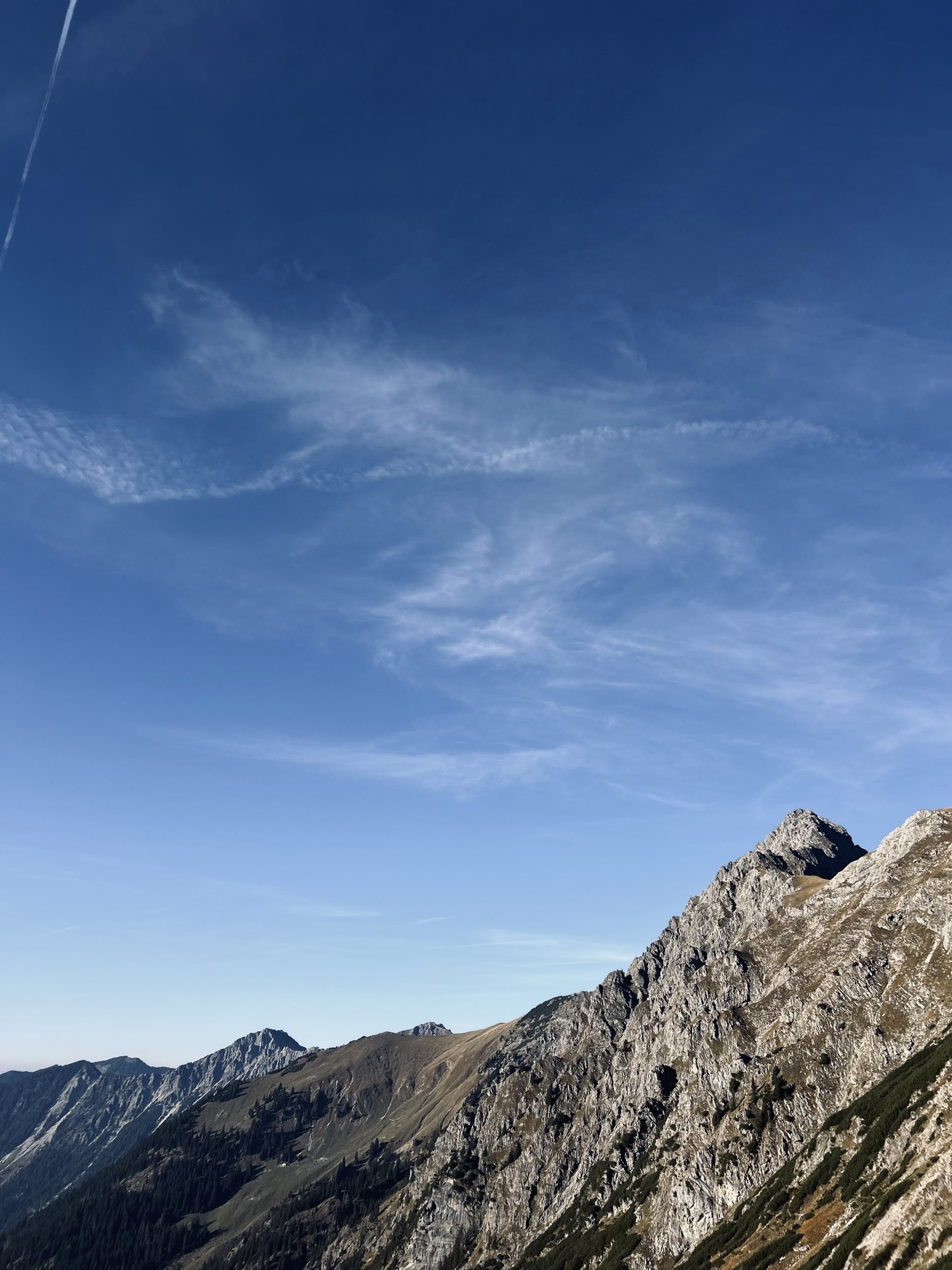 Hike up to Lake Schrecksee