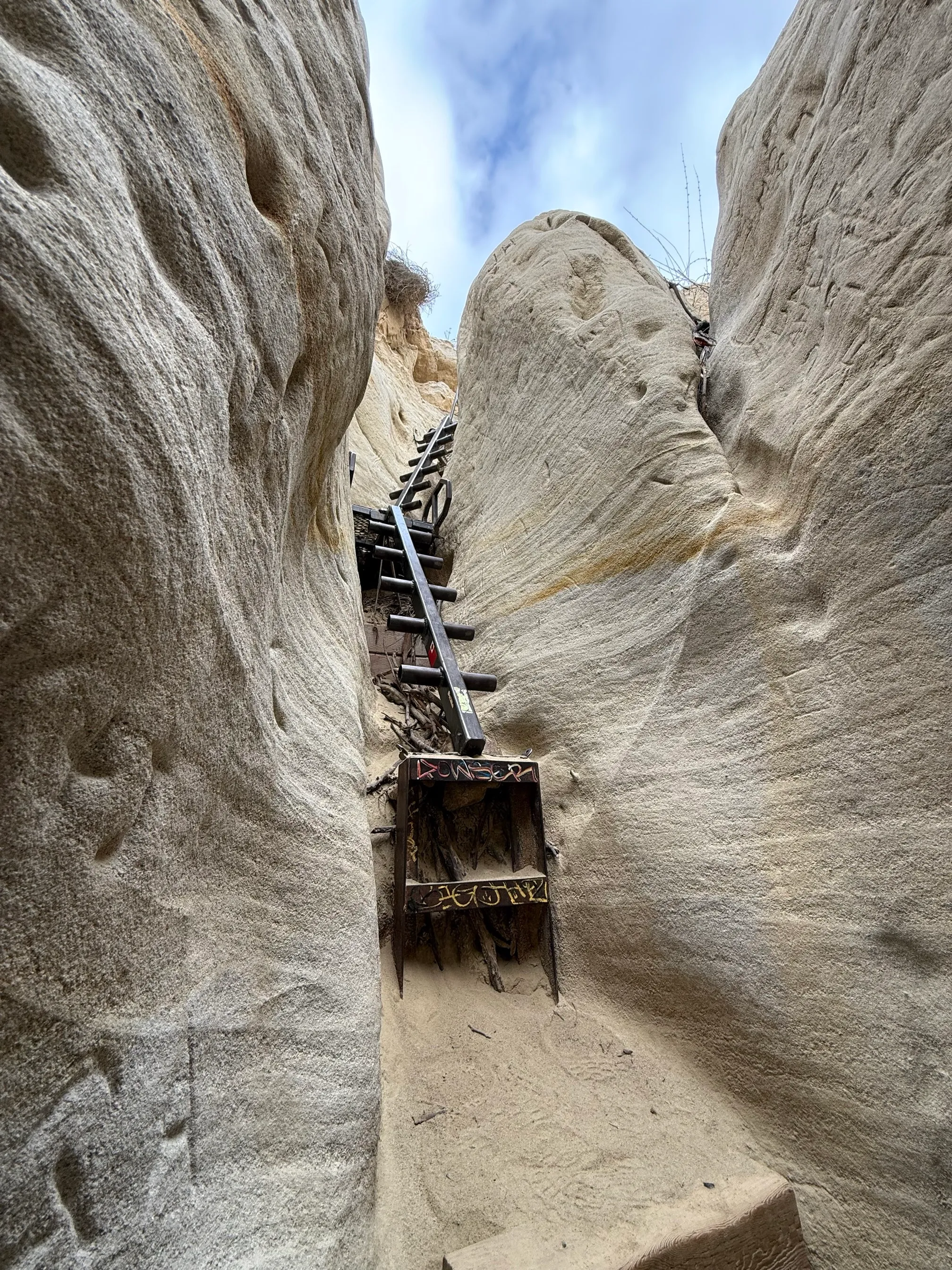 Annie’s Canyon via N Rios