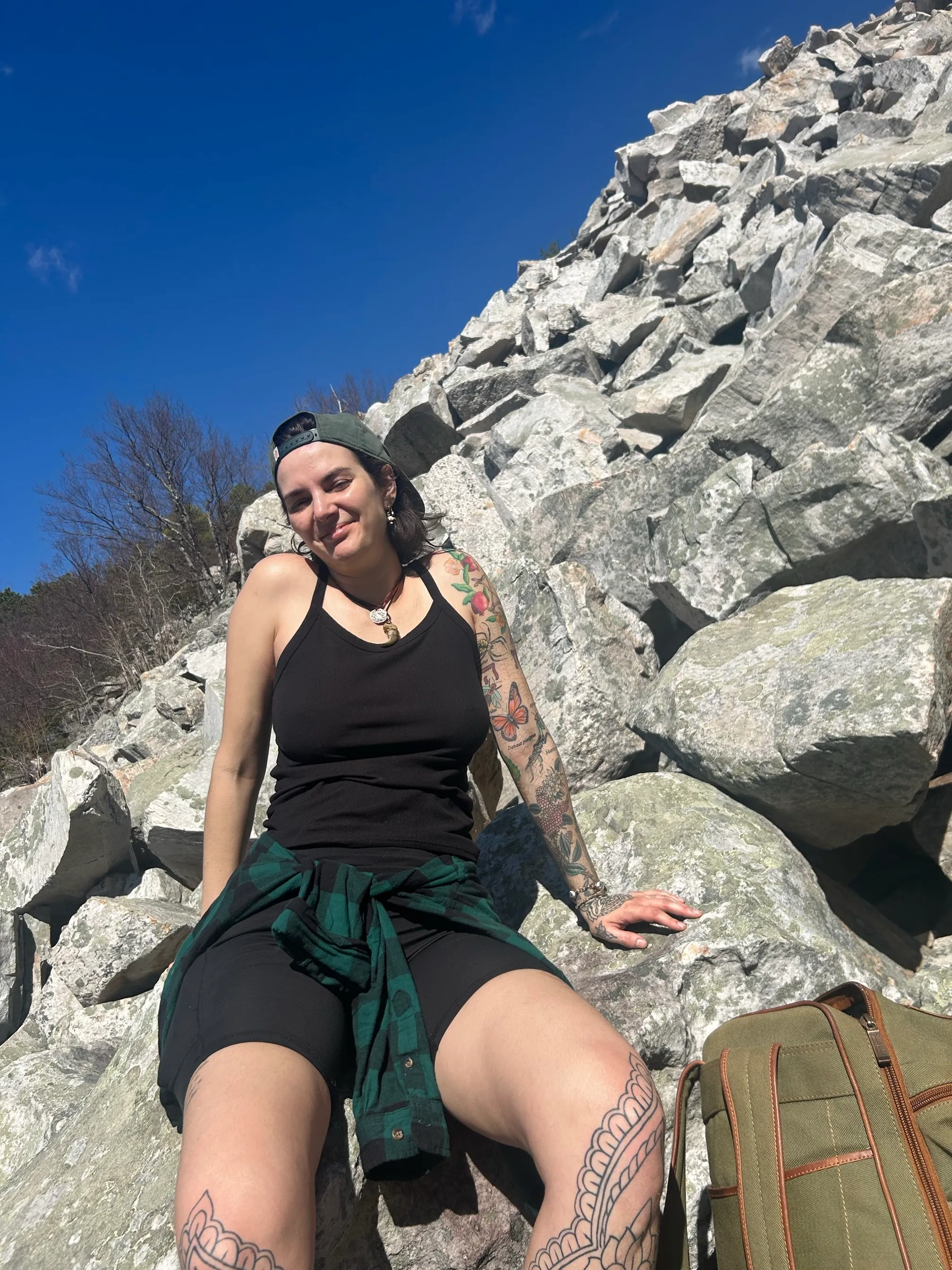 Hike Devil's Marbleyard 