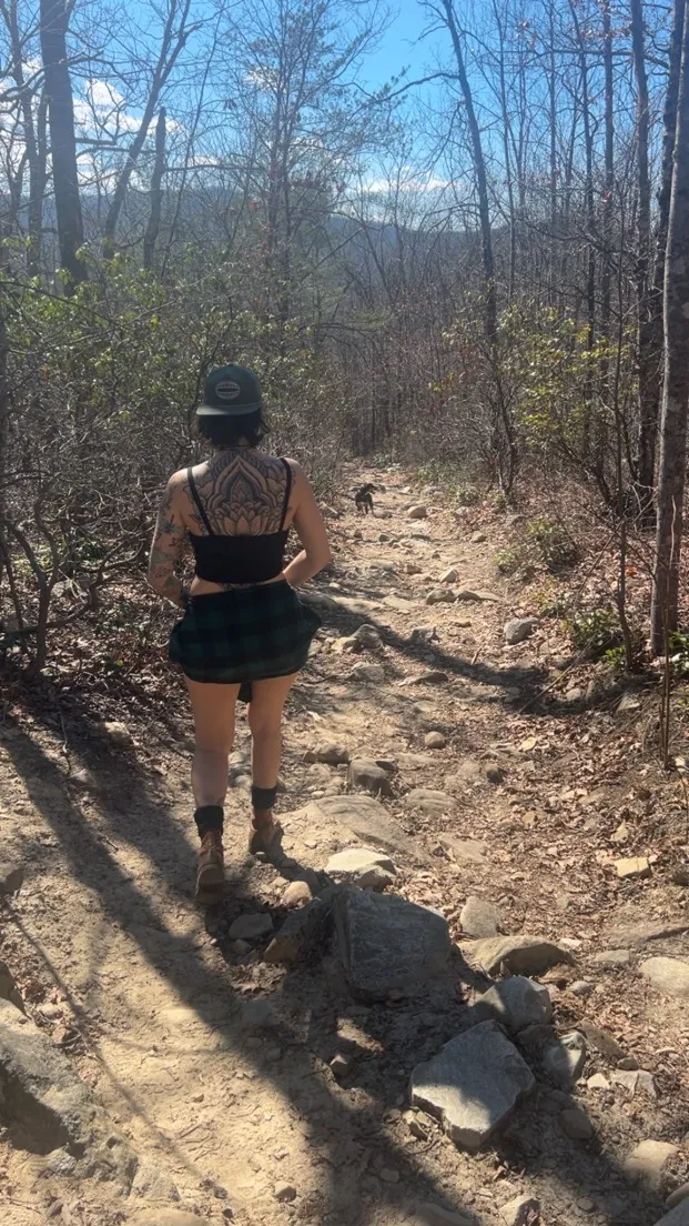 Hike Devil's Marbleyard 