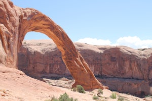 Hike to Corona Arch