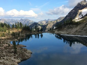 Backpack at Wing Lake (North Cascades)