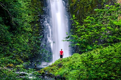 Hike to Tunnel Falls, Eagle Creek Trailhead