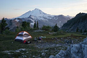 Hike to Table Mountain via Artist Point