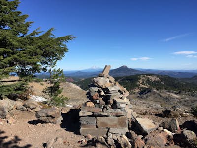 Hike Mt. Jefferson's Park Ridge