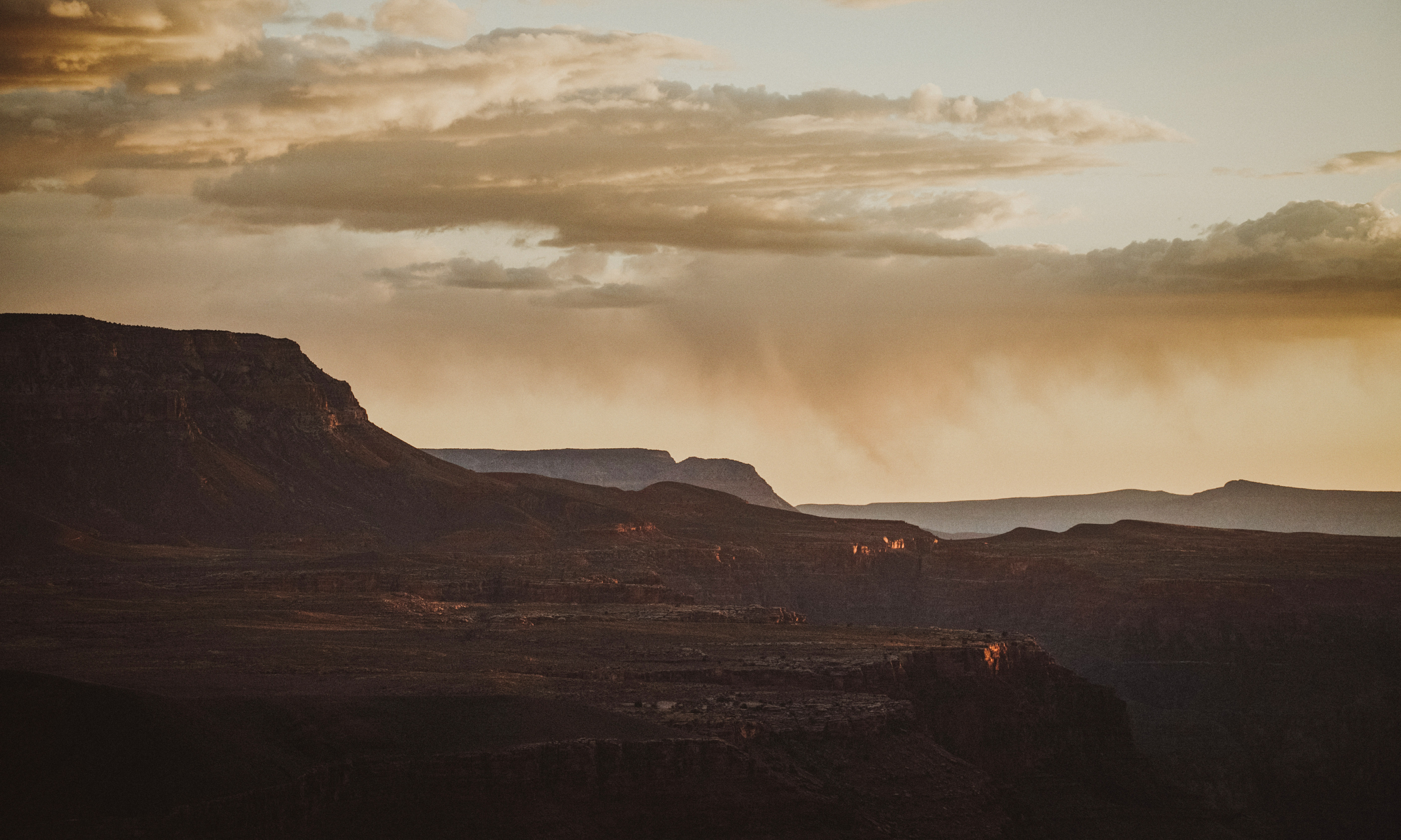 Explore the Toroweap Overlook