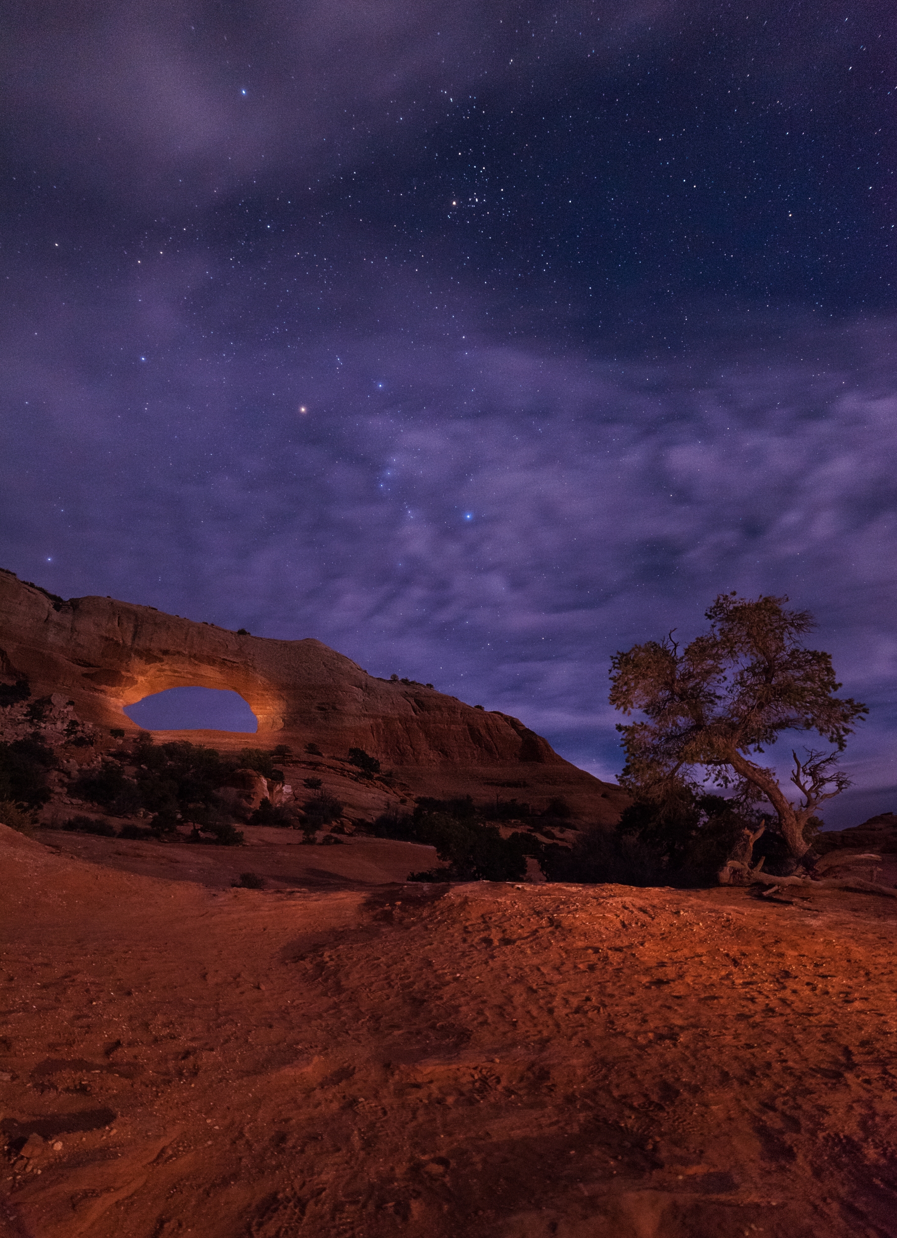 Hiking to Wilson Arch