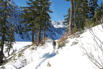 Winter Day Hike to Snow Lake 