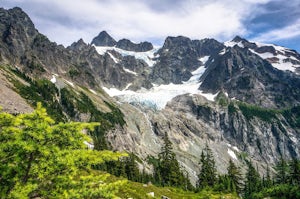 Climb Mt. Shuksan via The Fisher Chimneys