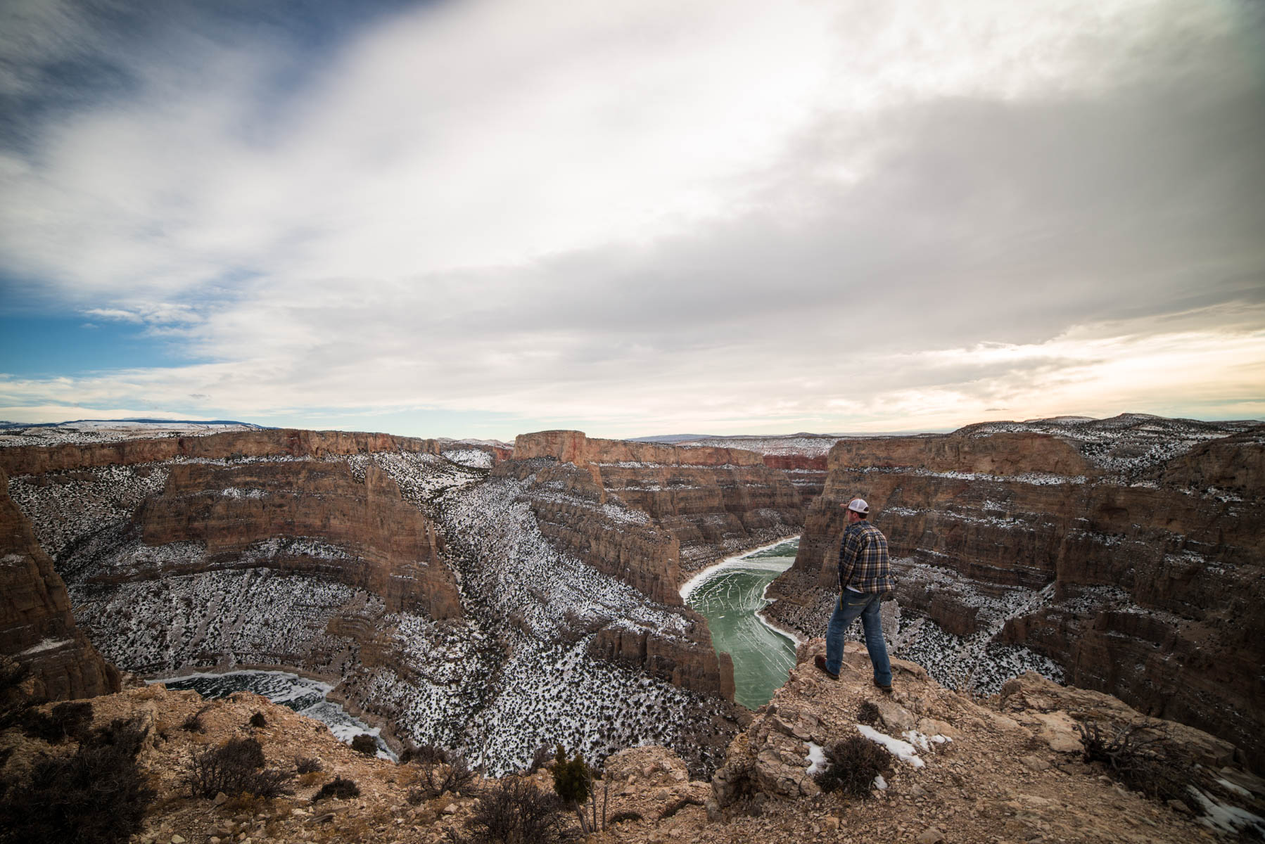 Explore Devil's Overlook in Bighorn Canyon