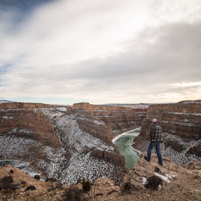Explore Devil's Overlook in Bighorn Canyon