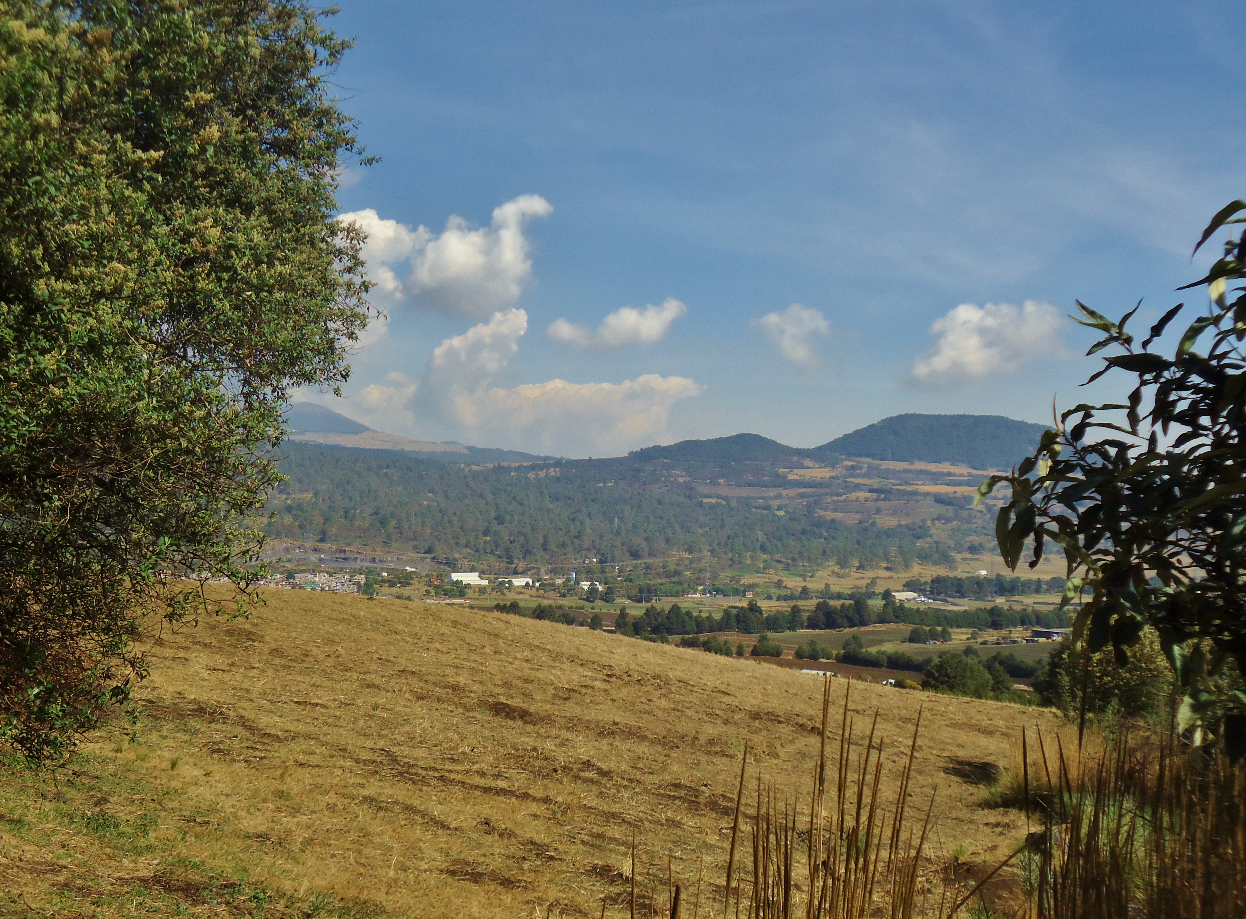 Hiking to Chichinautzin Volcano