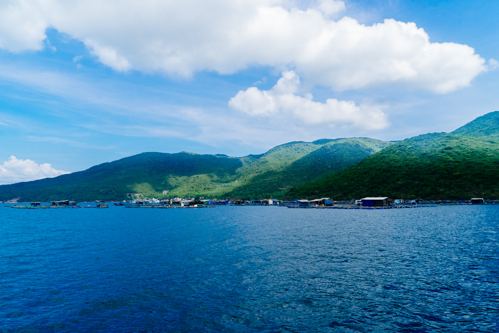 Vietnam's 4 Islands Boat Tour