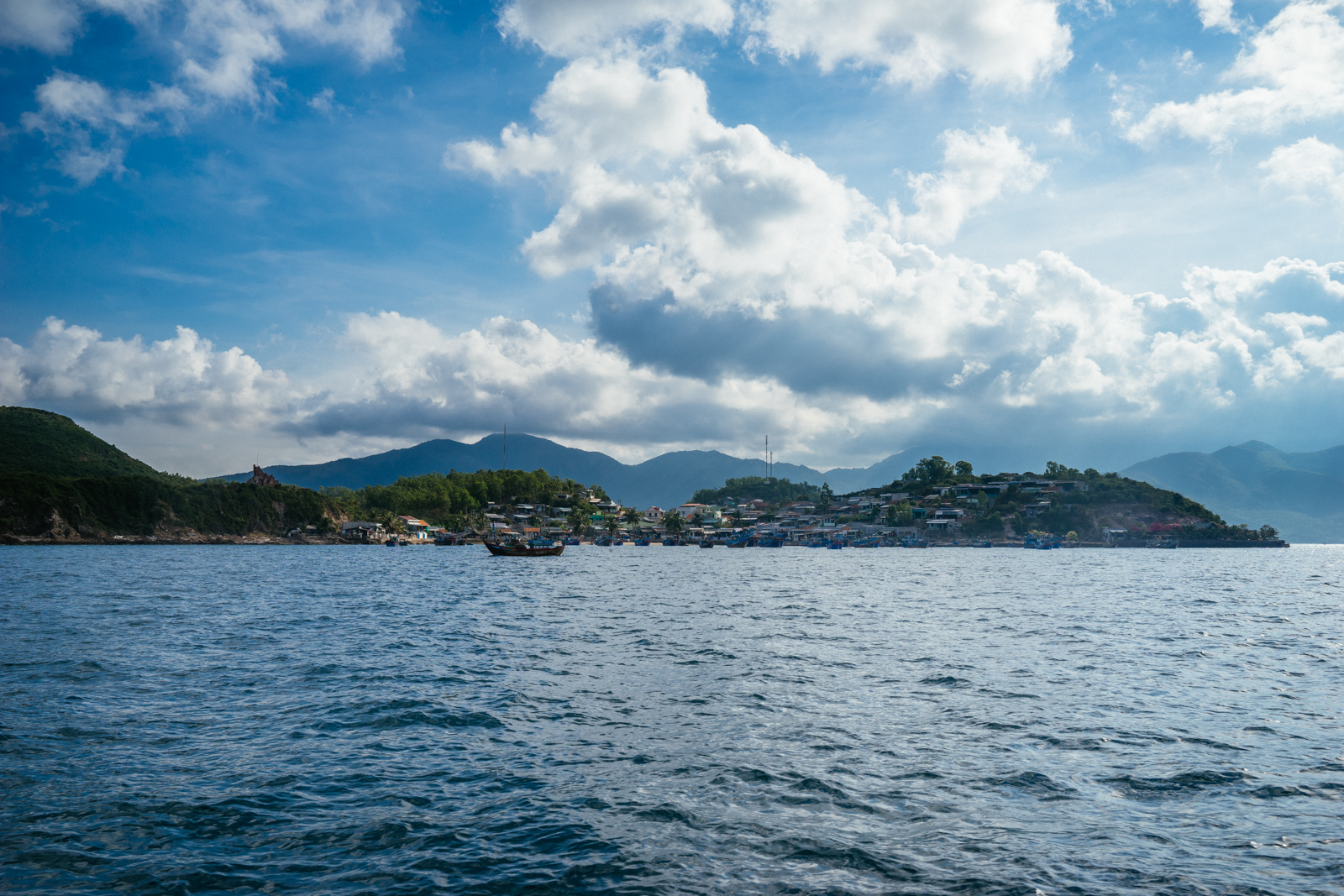 Vietnam's 4 Islands Boat Tour