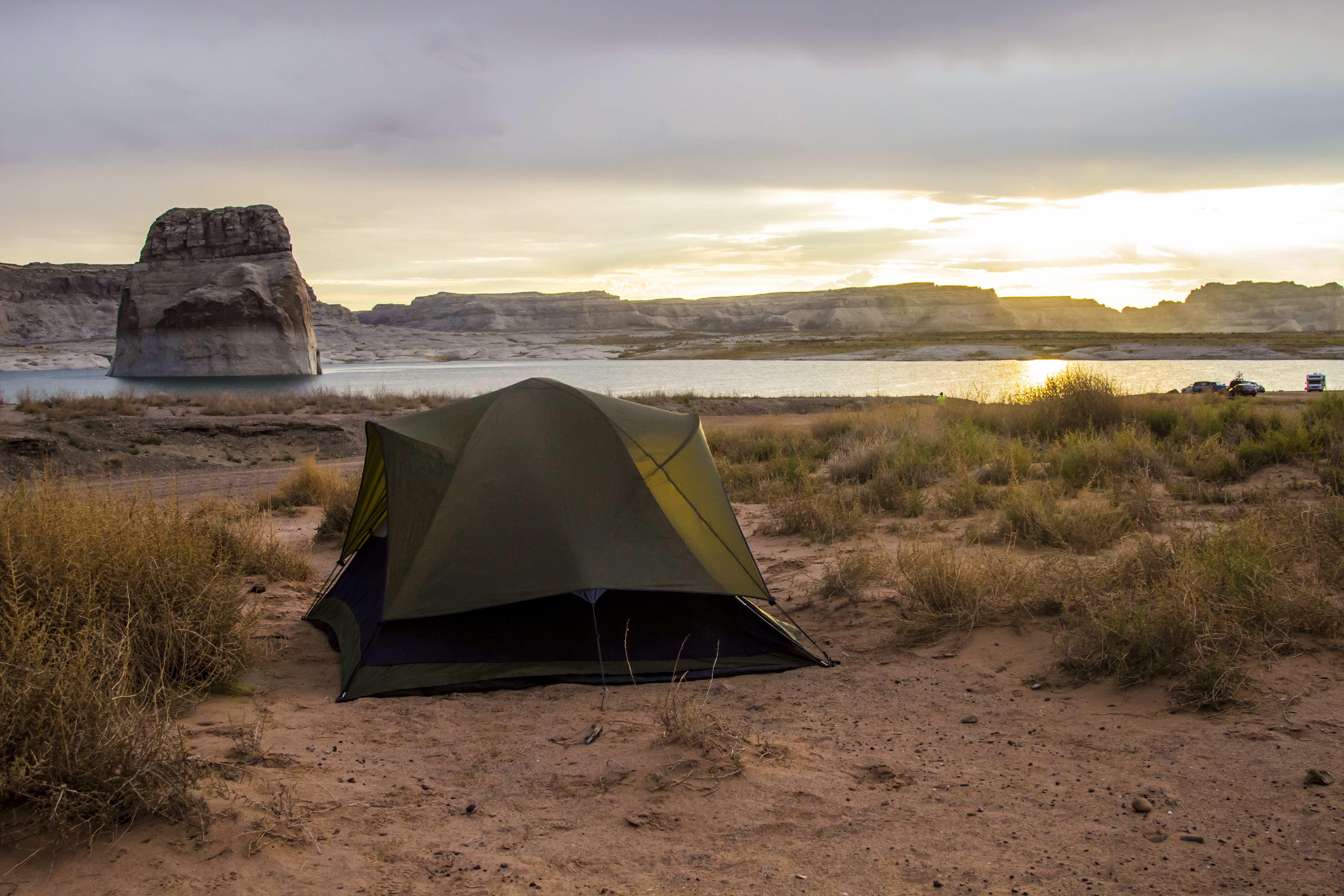 Beach Camp On Lake Powell's Lone Rock Beach