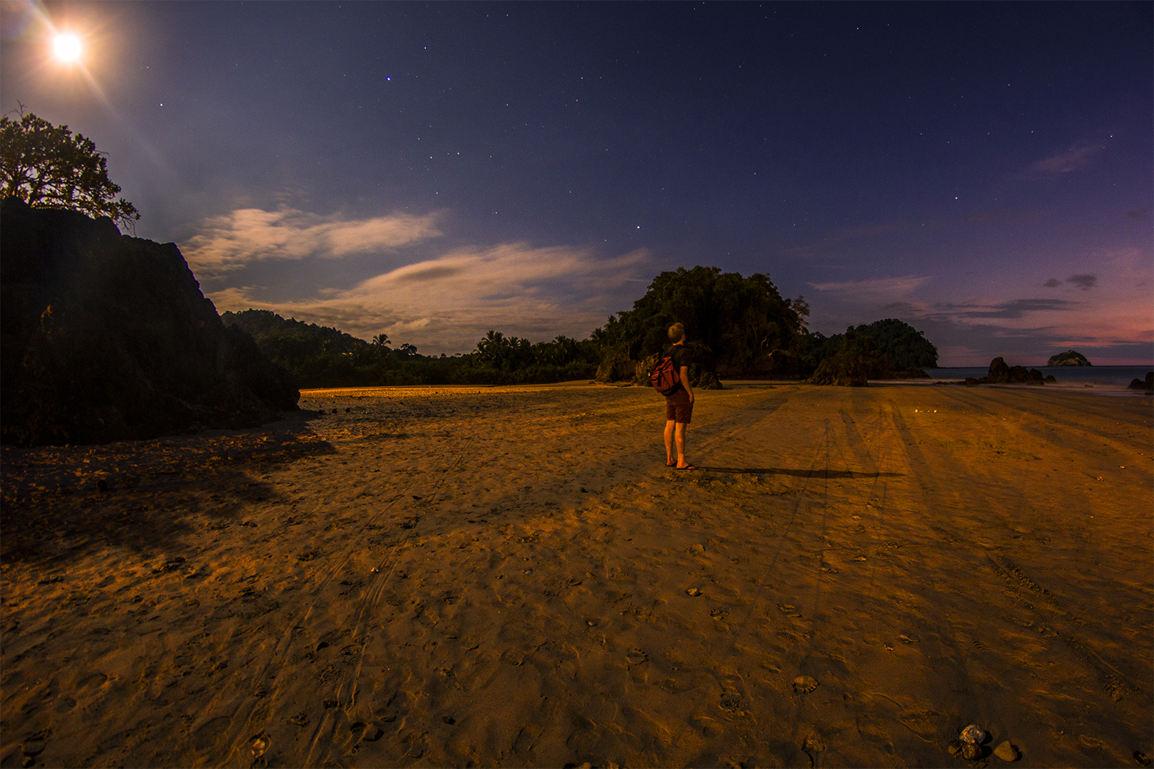 Explore Playa Espadilla Beach
