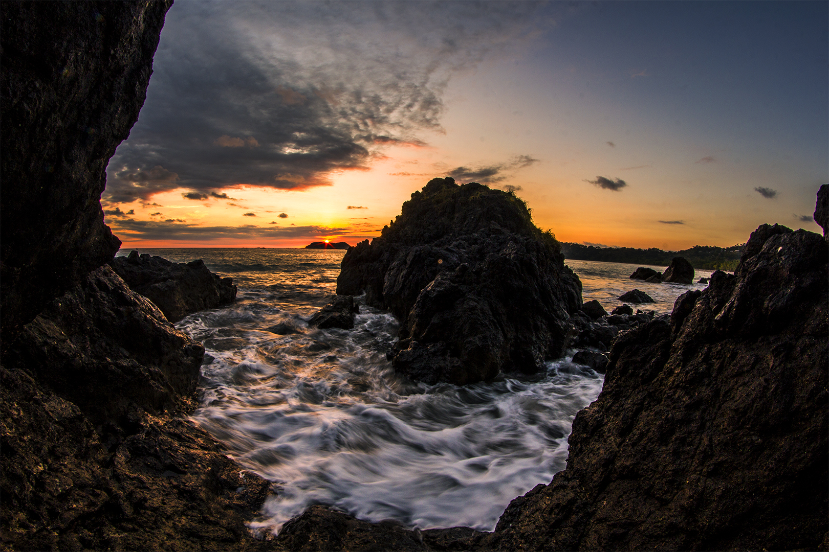 Explore Playa Espadilla Beach