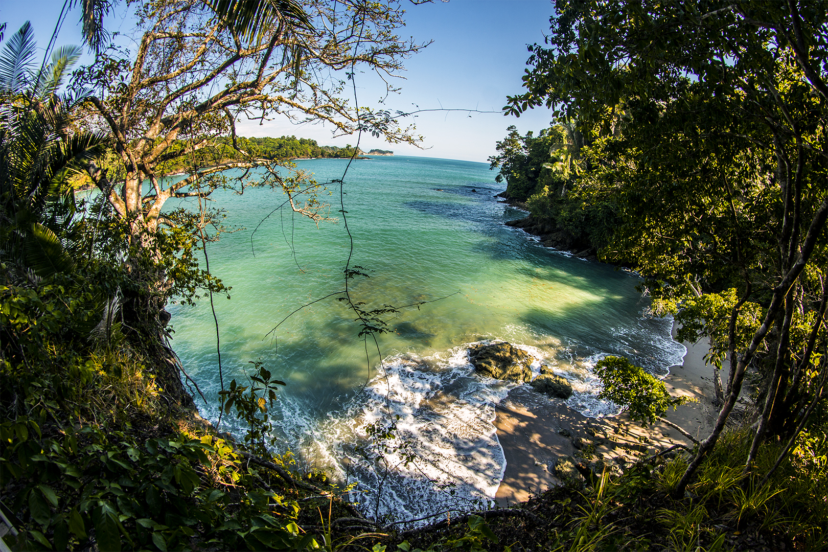Explore Playa Espadilla Beach