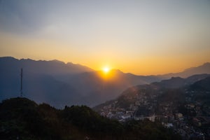 Watch the Sunset from Ham Rong Mountain