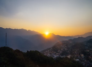 Watch the Sunset from Ham Rong Mountain