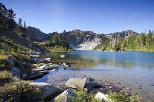 Hike to Minotaur Lake