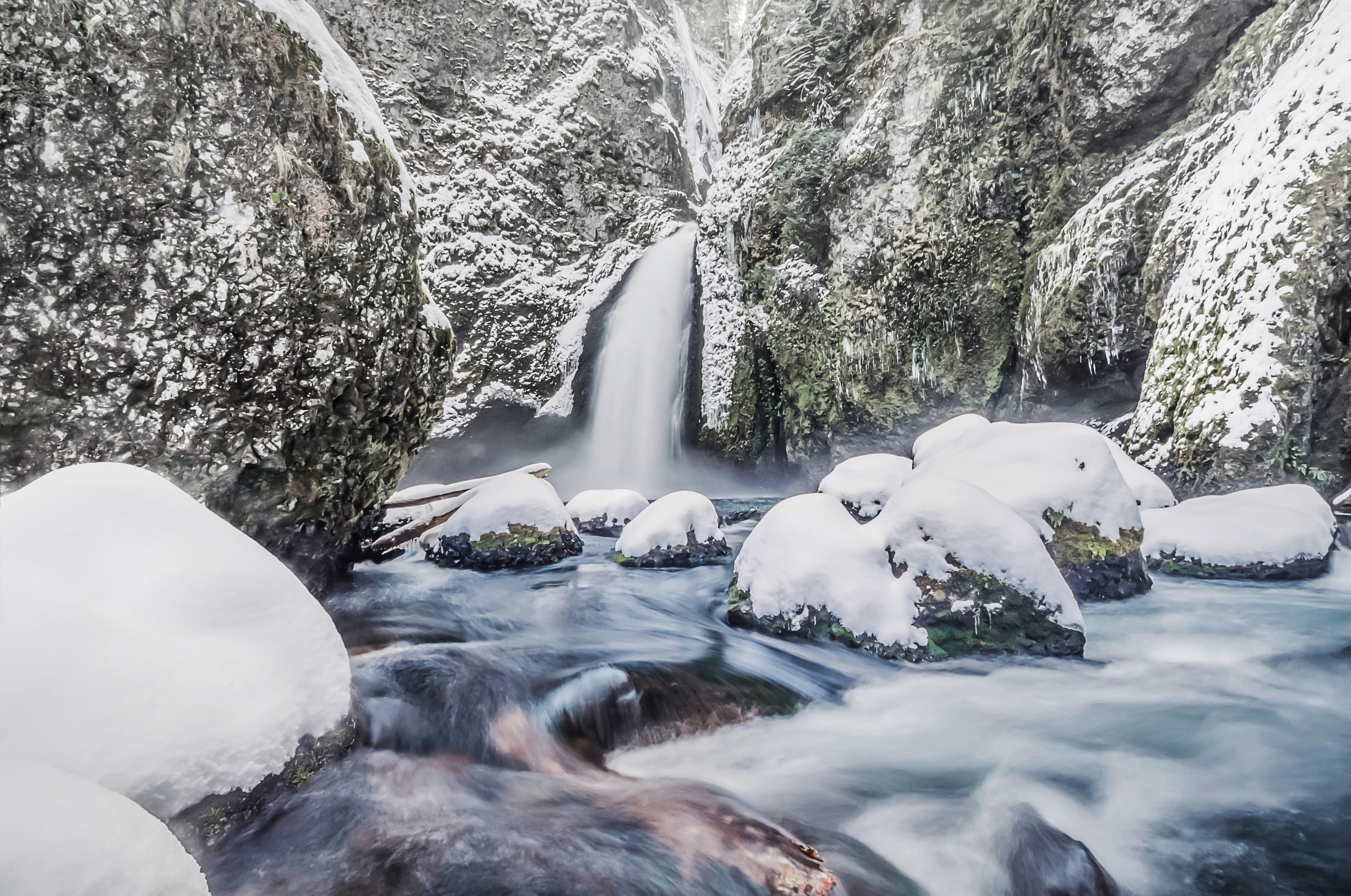 Snow Hike to Wahclella Falls
