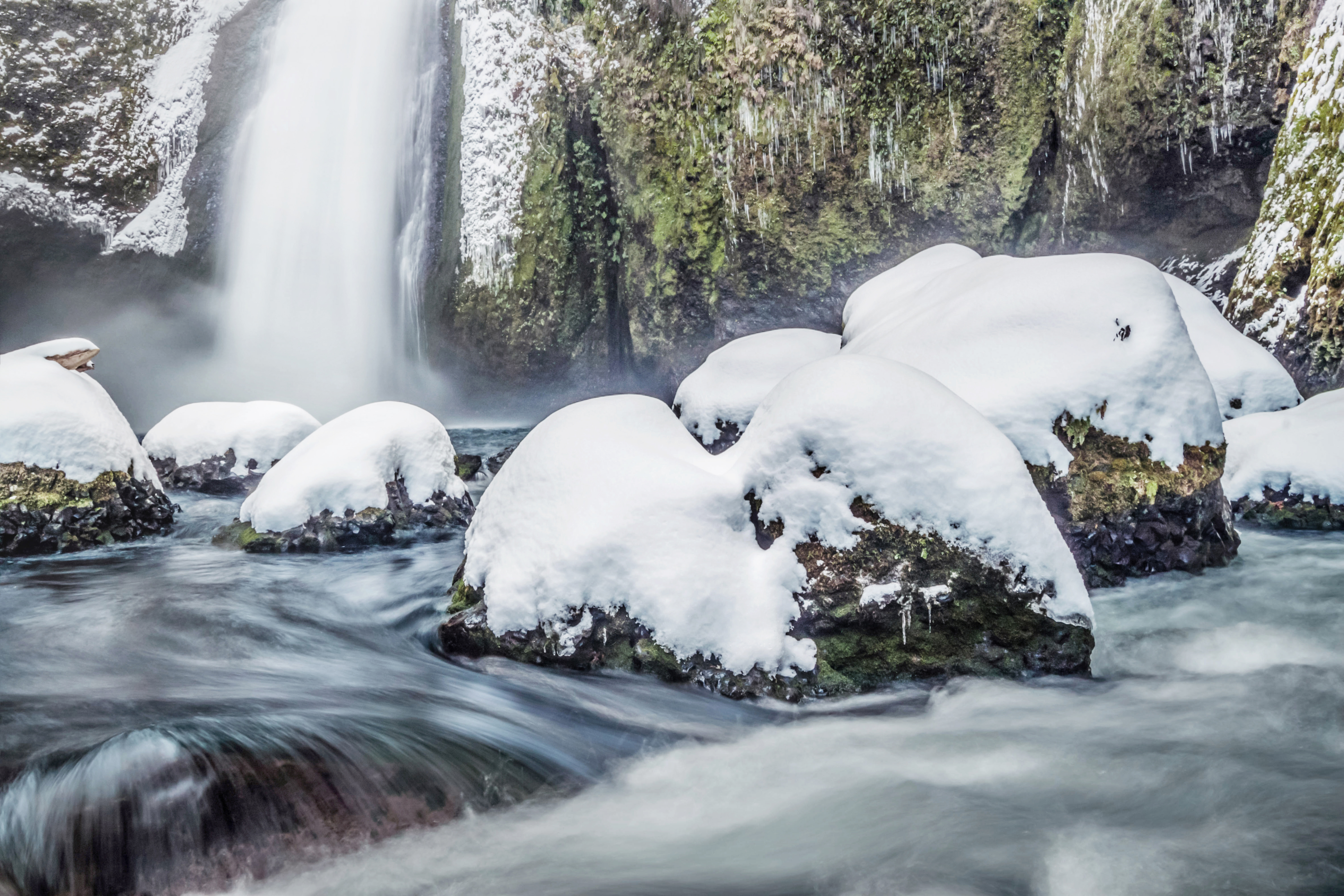 Snow Hike to Wahclella Falls