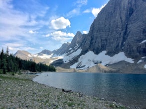 Hike The Floe Lake Trail 