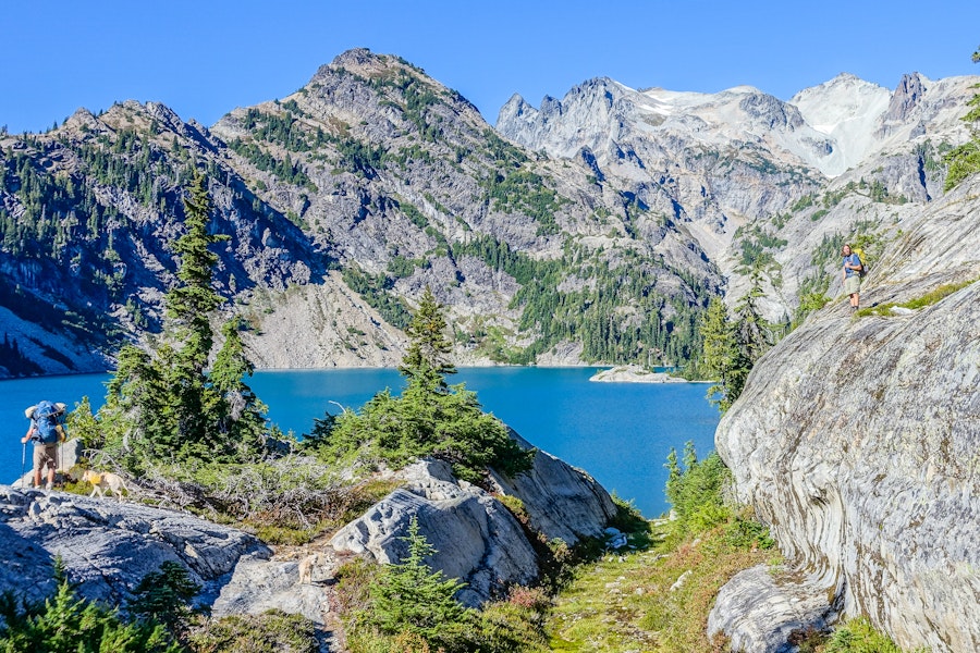 Backpacking Spade and Venus Lakes, Washington