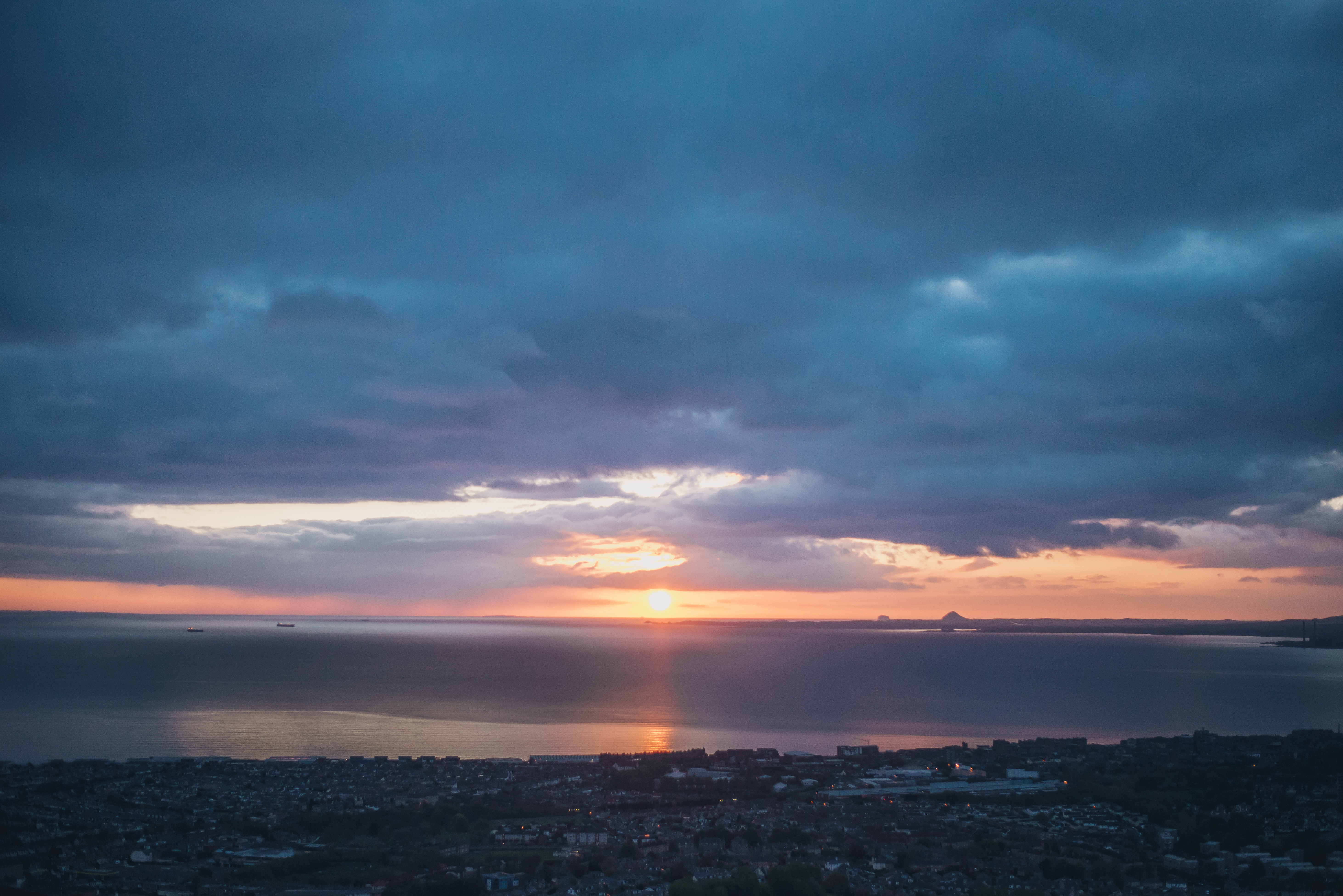 Watch the Sunrise from Arthur's Seat