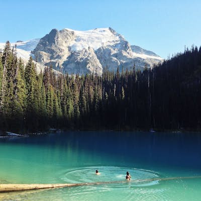 Day Hike & Glacial Swim in Joffre Lakes