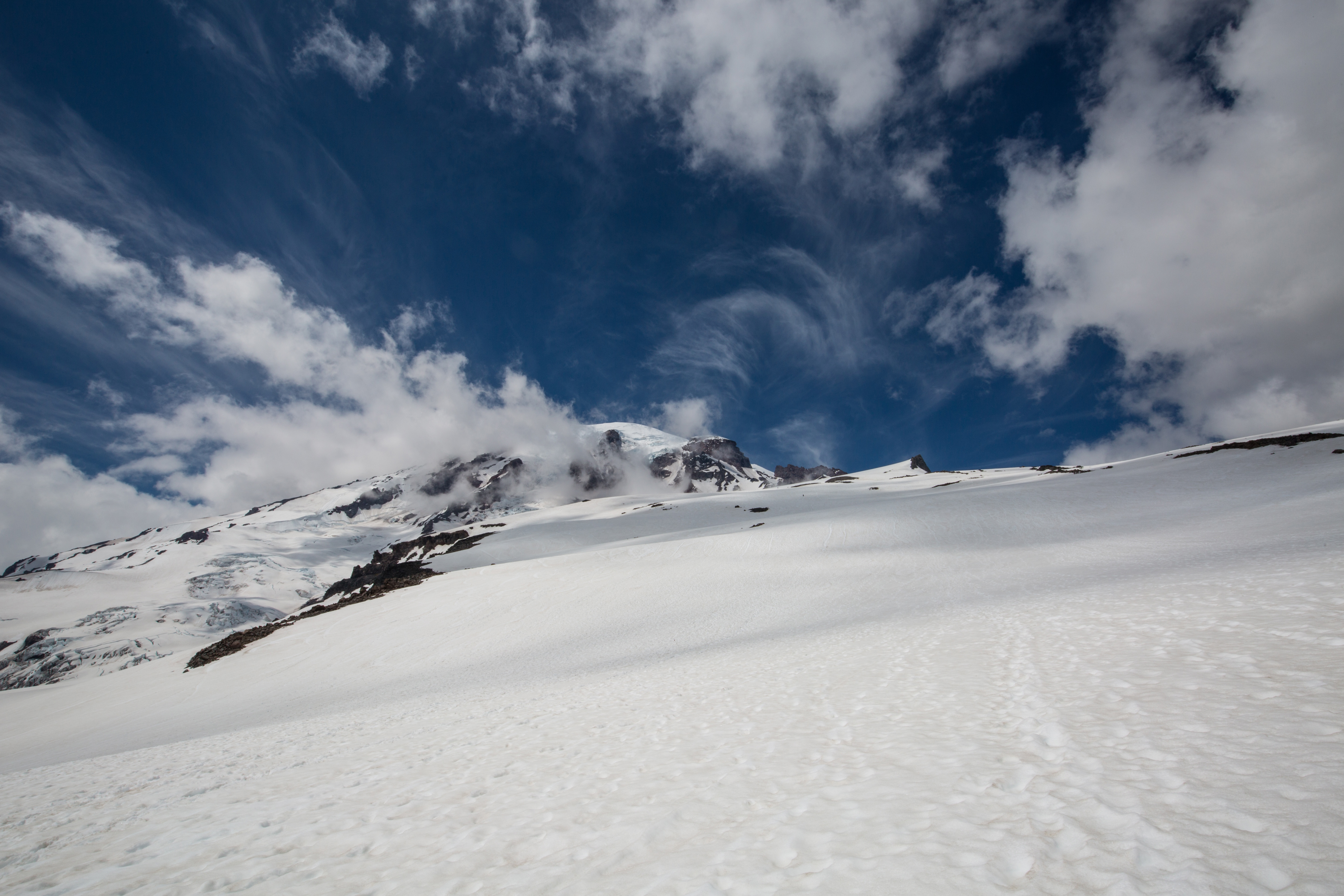 Ski Tour the Muir Snow Field