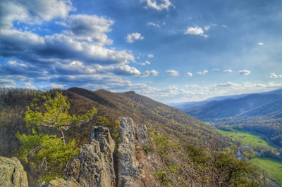 Hike Seneca Rocks, Seneca Rocks Parking Area