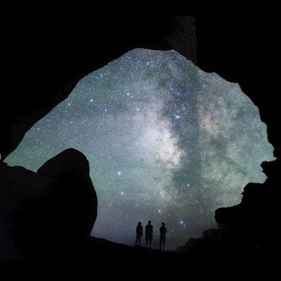 Photograph the Milky Way at North Window Arch