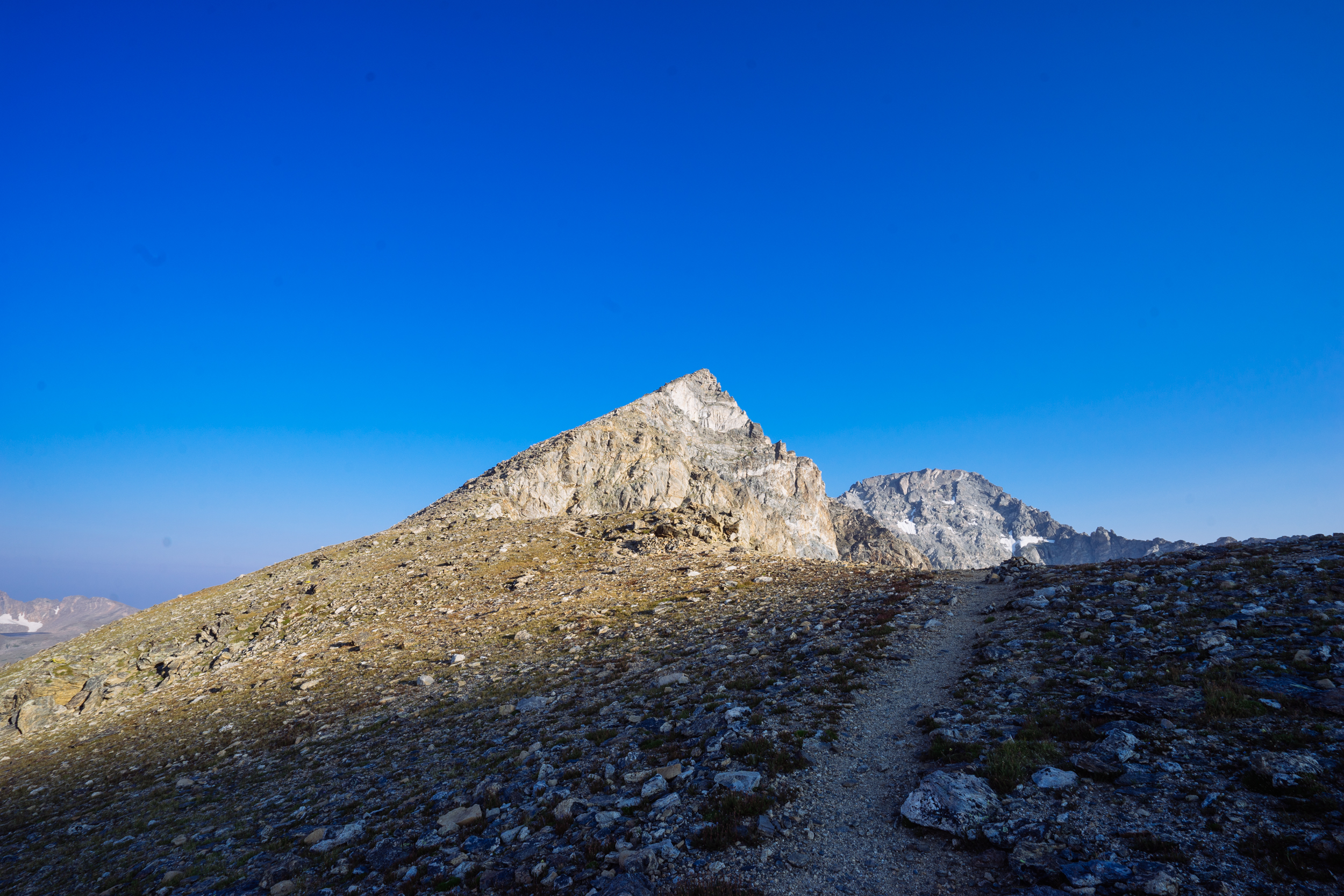 Hike South Araphaho Peak