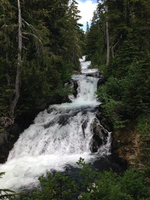 Hike from Narada Falls to Reflection Lakes