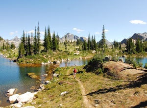 Hike to Gwillim Lakes 