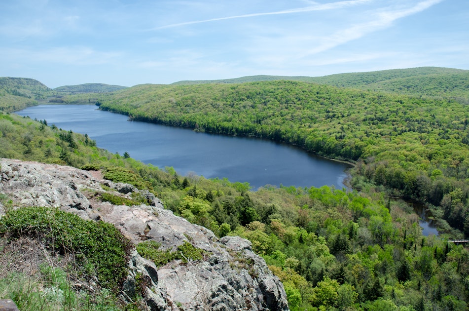 Hike the Escarpment Trail, Lake of the Clouds Overlook Parking Lot