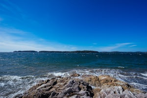 Hike to Tonquin Beach