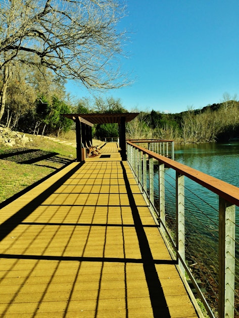 Hike the Riverplace Nature Trail, River Place Nature Trail Trailhead