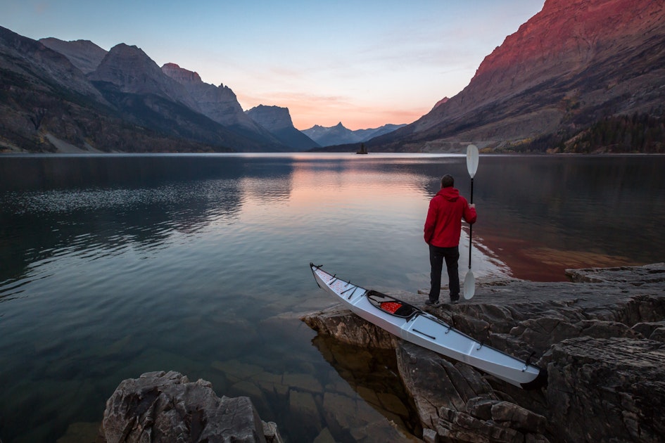 Kayak Saint Mary Lake, Glacier National Park, Montana