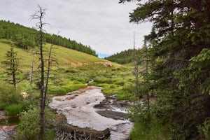 Hike to Horsethief Falls and Pancake Rocks