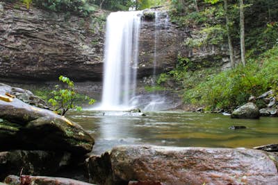 Hike the West Rim Trail to Cherokee Falls 