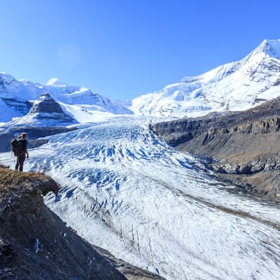 Hike to Snowbird Pass, Mount Robson Provincial Park 