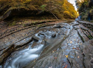 Gorge Trail via south Parking Lot  