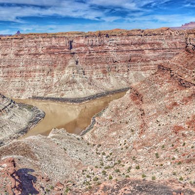 Hike the Confluence Overlook