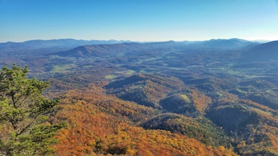 Hike House Mountain, House Mountain Parking Area